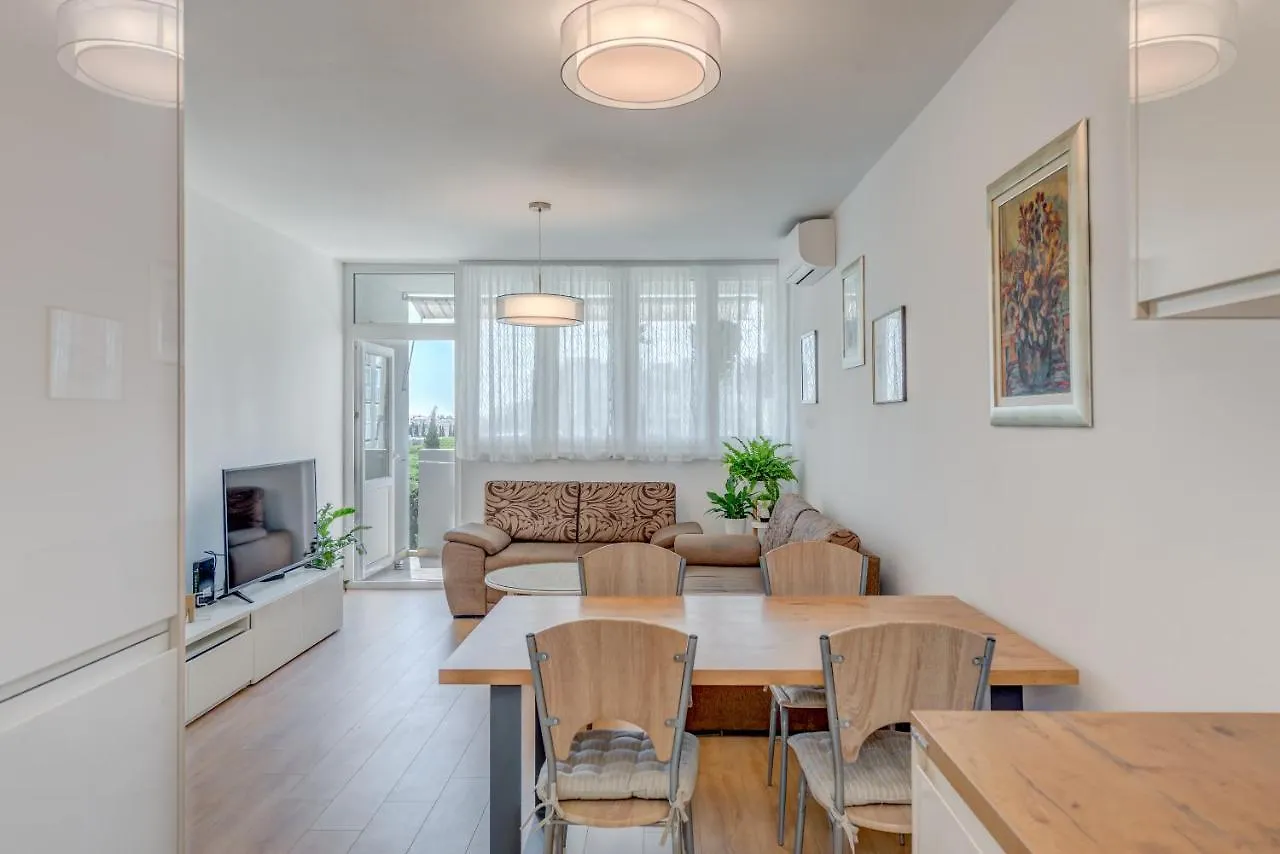 Apartment Asti Σπλιτ