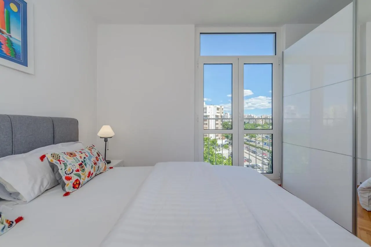 Apartment Asti Σπλιτ
