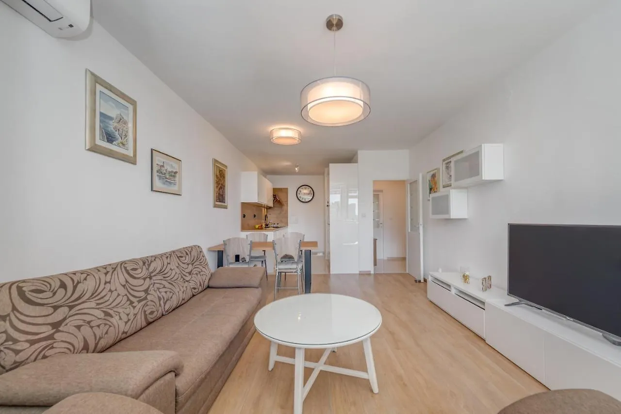 Apartment Asti Σπλιτ