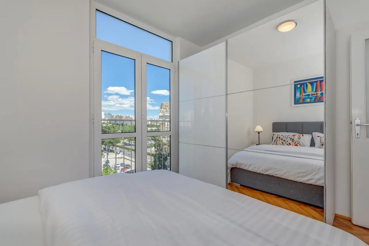 Apartment Asti Σπλιτ